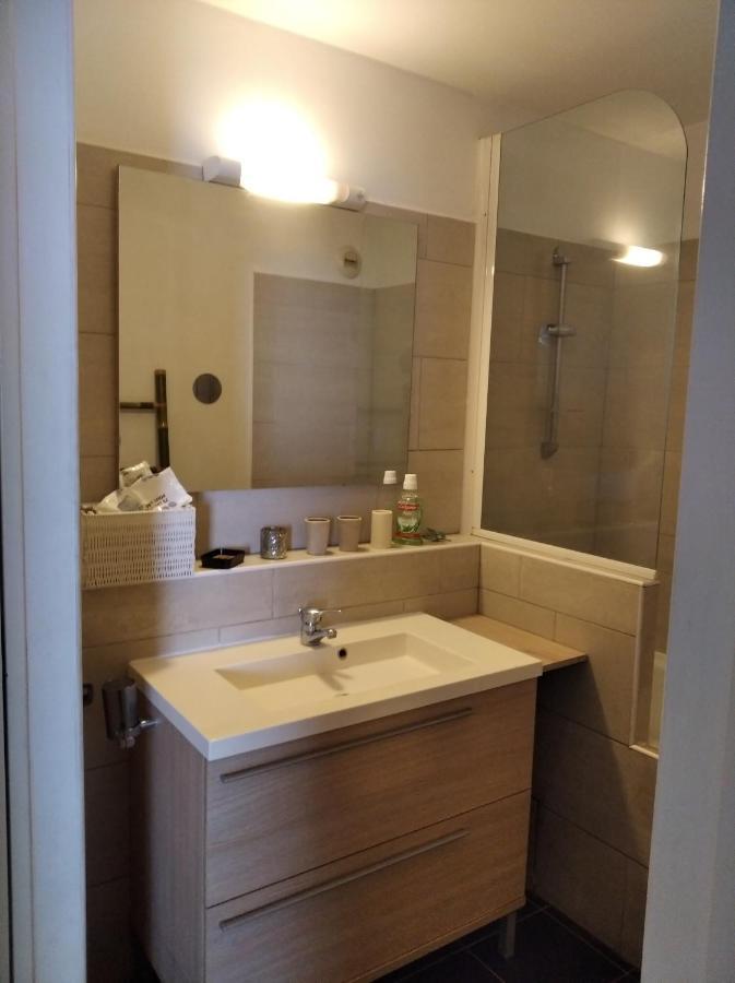 Bel Appartement Avec Terrasse Proche Des Plages Saint-Gilles-les Bains Esterno foto
